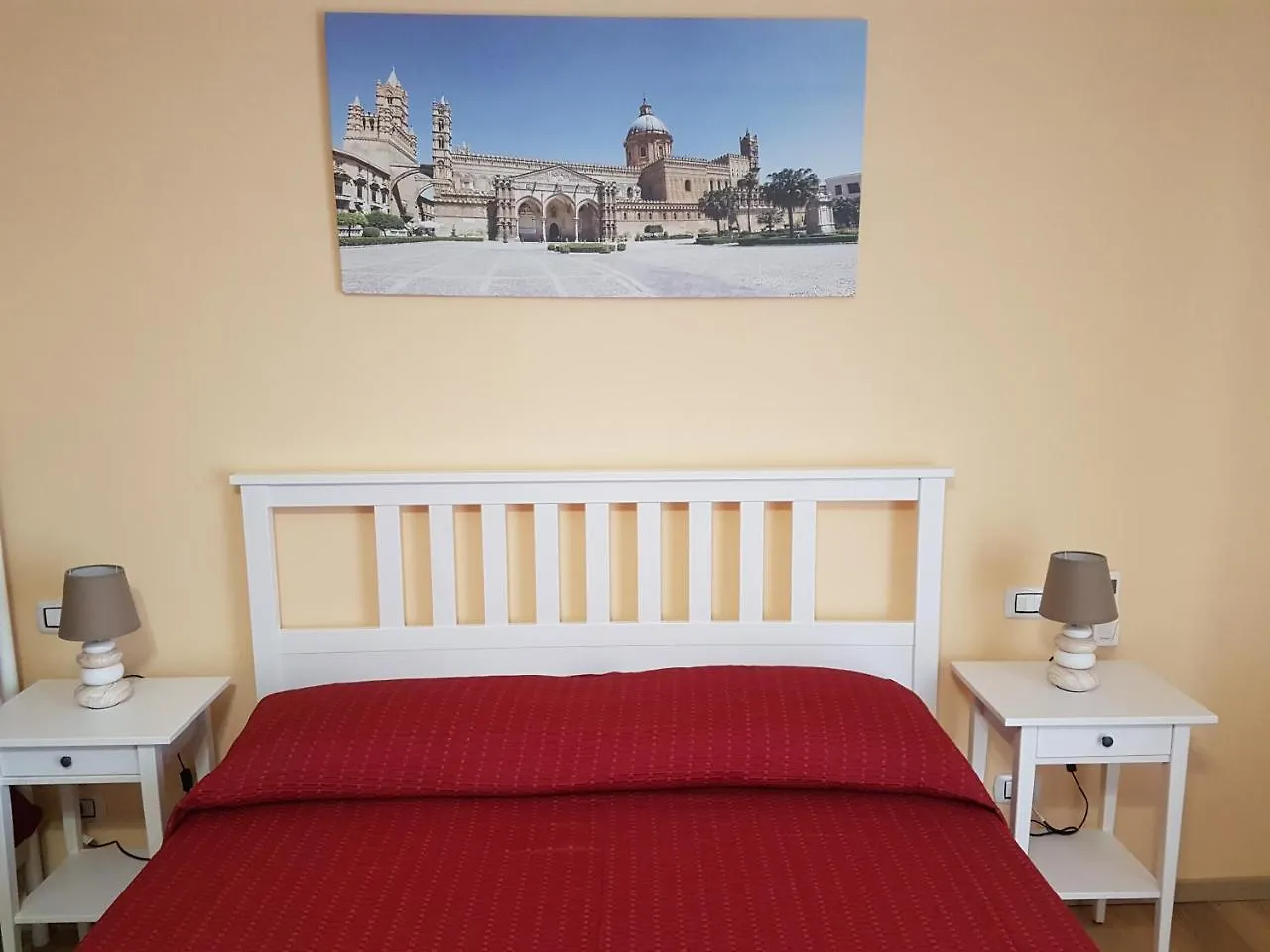 *** Pensjonat Maqueda Home Palermo Włochy